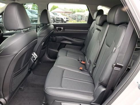 Used 2025 Kia Sorento S AWD/4WD image 10