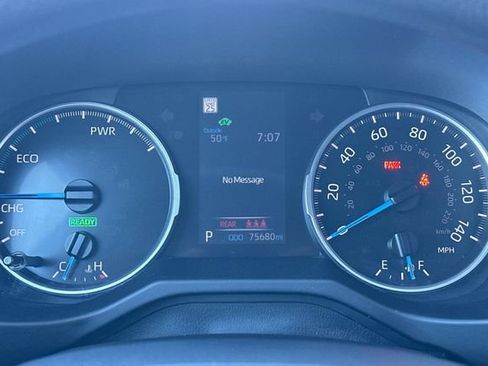 Used 2022 Toyota RAV4 LE image 22