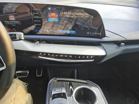Used 2025 Cadillac Optiq Luxury 2 w/ LPO, Floor Liner Package AWD/4WD image 3