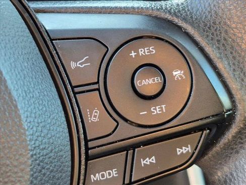 Used 2022 Toyota RAV4 XLE w/ Convenience Package FWD image 12