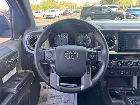 Used 2018 Toyota Tacoma TRD Off-Road image 9