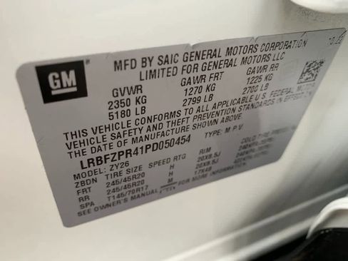 Certified 2023 Buick Envision Essence w/ Sport Touring Package image 28