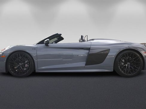 Used 2018 Audi R8 V10 plus image 6