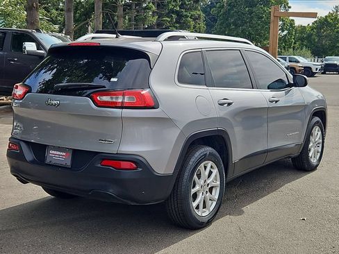 Used 2014 Jeep Cherokee Latitude AWD/4WD image 7