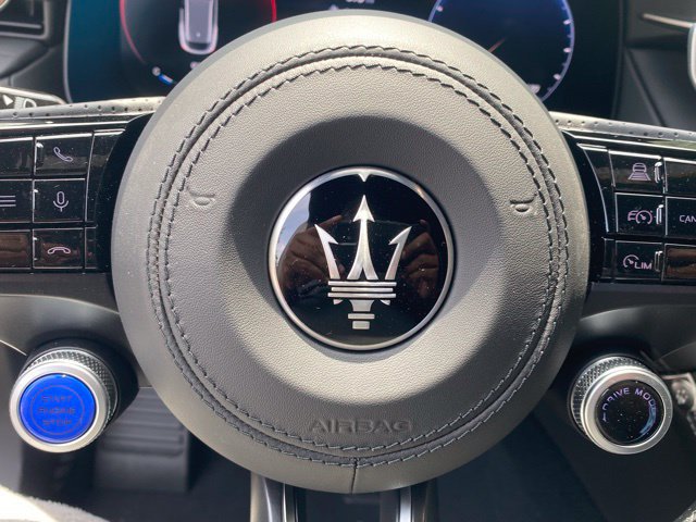 Used 2025 Maserati Grecale GT AWD/4WD image 23