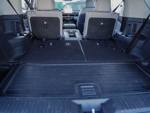 Used 2024 Honda Pilot Touring image 9