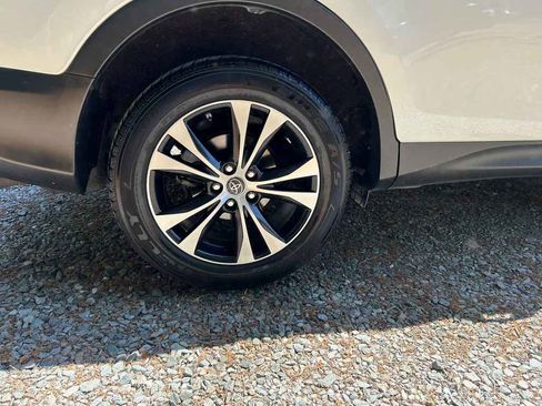 Used 2015 Toyota RAV4 Limited image 18