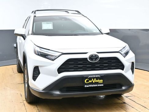 Used 2025 Toyota RAV4 LE AWD/4WD image 4