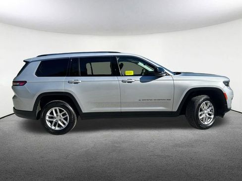 Used 2022 Jeep Grand Cherokee L Laredo w/ Luxury Tech Group I AWD/4WD image 18
