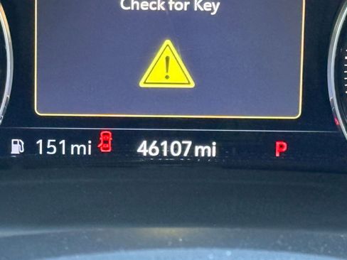 Used 2022 Buick Envision Essence w/ Technology Package I image 16