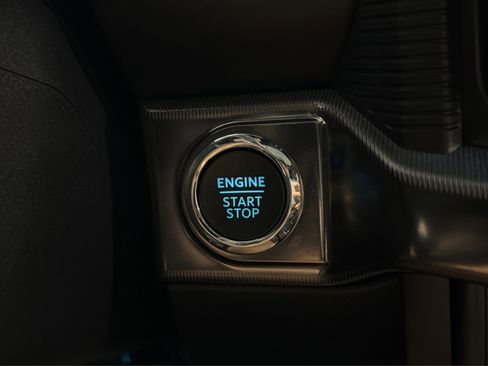 Used 2025 Ford F150 Raptor AWD/4WD image 37