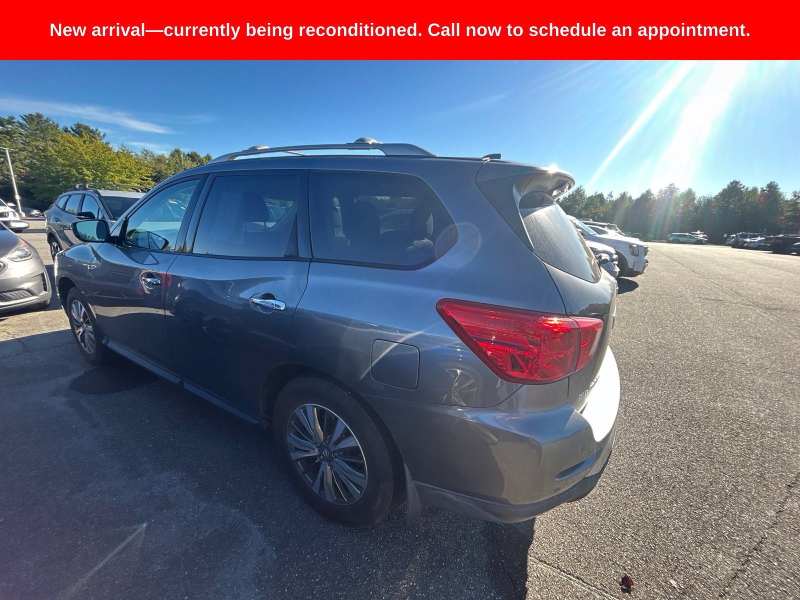 Used 2020 Nissan Pathfinder S AWD/4WD image 8