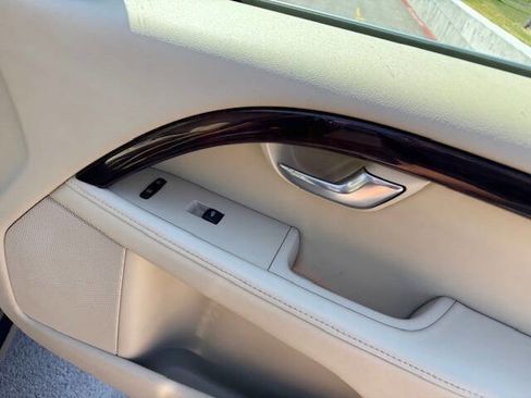 Used 2013 Volvo XC70 3.2 image 31