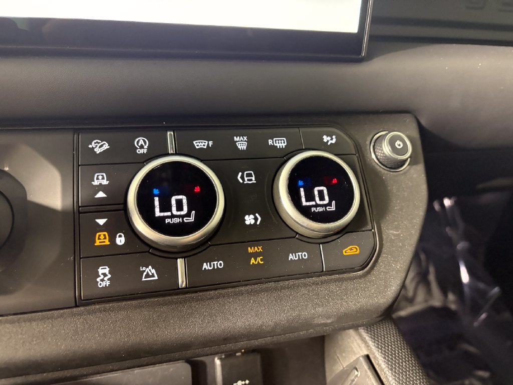 Used 2023 Land Rover Defender 110 AWD/4WD image 19
