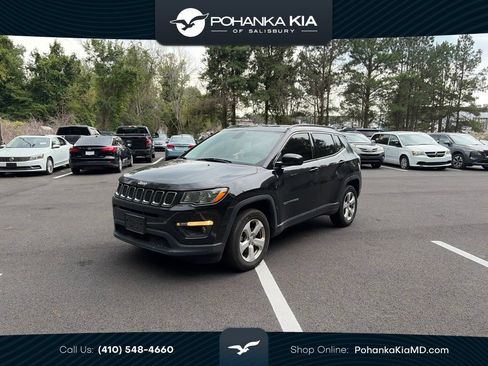 Used 2018 Jeep Compass Latitude w/ Popular Equipment Group AWD/4WD image 1