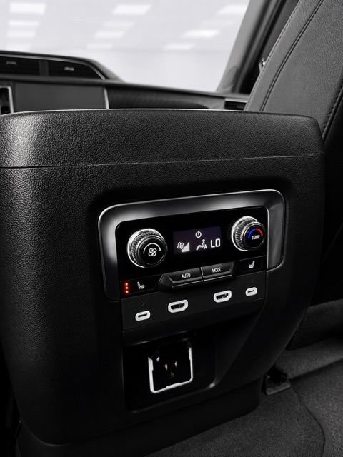 Used 2024 GMC Yukon Denali w/ Advanced Technology Package AWD/4WD image 41