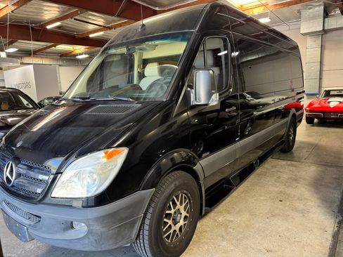Used 2013 Mercedes-Benz Sprinter 2500 image 3