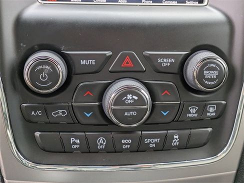 Certified 2018 Jeep Grand Cherokee Laredo image 21