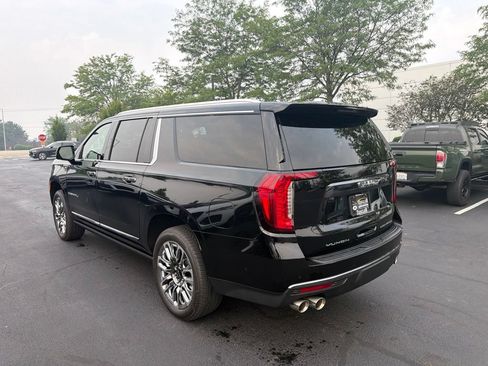 Used 2024 GMC Yukon XL Denali Ultimate AWD/4WD image 3