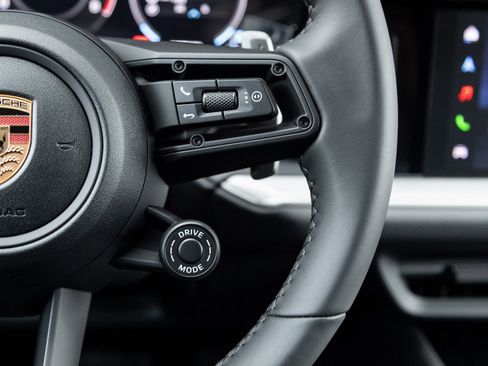 Certified 2026 Porsche Cayenne Coupe image 16