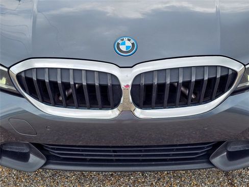 Used 2022 BMW 330e xDrive w/ Premium Package AWD/4WD image 7