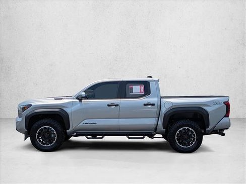 Used 2026 Toyota Tacoma TRD Off-Road AWD/4WD image 9