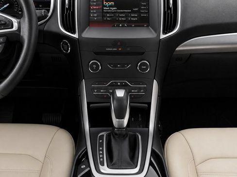 Used 2015 Ford Edge SEL w/ Equipment Group 201A AWD/4WD image 32