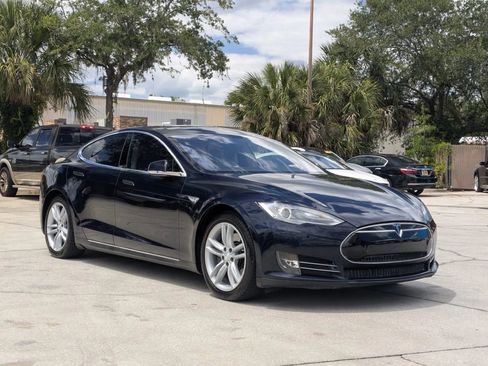 Used 2014 Tesla Model S P85 RWD image 4