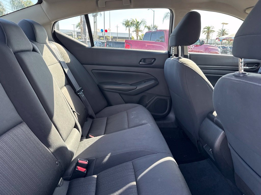 Used 2025 Nissan Altima 2.5 SV FWD image 10