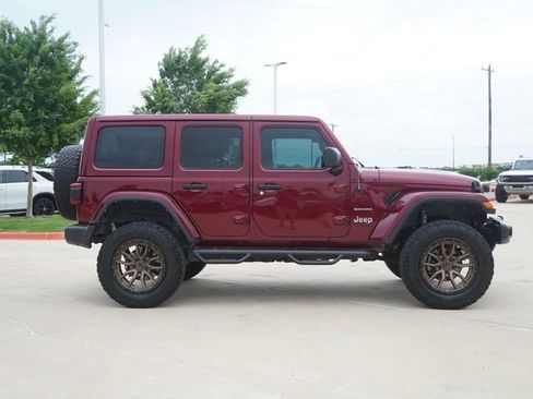 Used 2022 Jeep Wrangler Unlimited Sahara w/ Cold Weather Group AWD/4WD image 10
