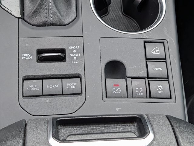 Certified 2026 Toyota Highlander XLE AWD/4WD image 16