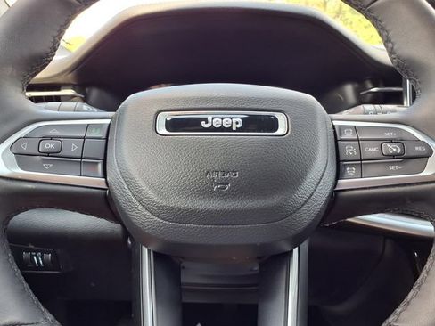 Used 2025 Jeep Compass Limited AWD/4WD image 14