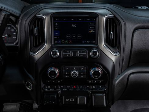 Used 2021 GMC Sierra 2500 Denali w/ Denali Ultimate Package image 23