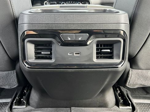 Used 2024 Chevrolet Silverado 2500 ZR2 w/ Technology Package image 25