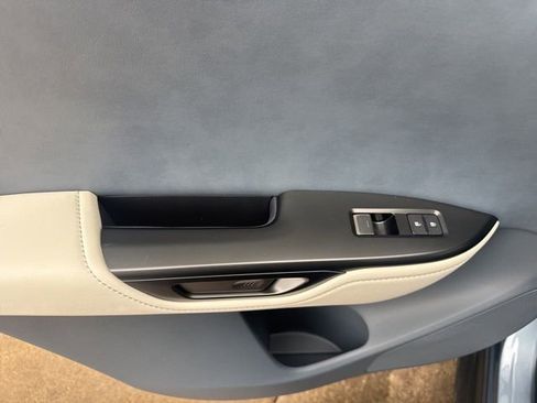 Certified 2025 Lexus RZ 450e w/ Technology Package image 29