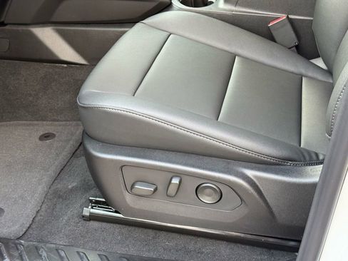 New 2026 Chevrolet Colorado LT image 9