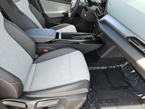 Used 2023 Volkswagen ID.4 Pro image 21