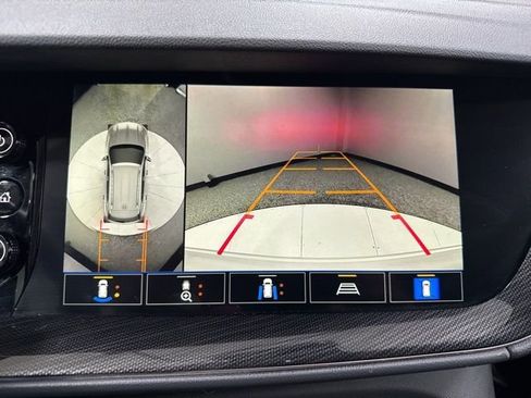 Used 2022 Buick Envision Essence w/ Technology Package I image 2