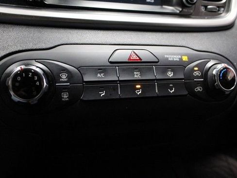 Used 2020 Kia Sorento AWD V6 image 26