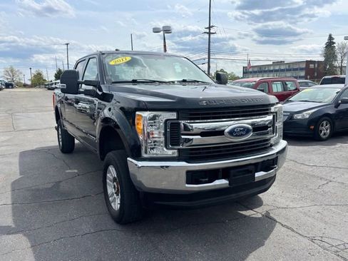 Used 2017 Ford F250 XLT AWD/4WD image 3