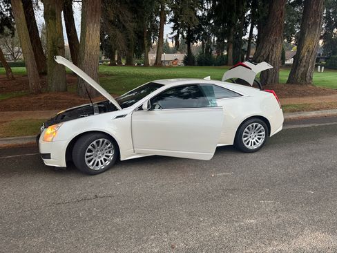 Used 2012 Cadillac CTS Coupe image 32