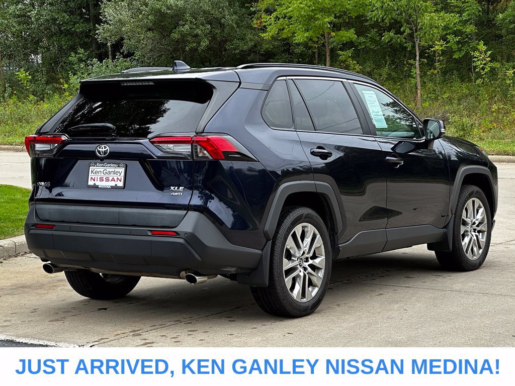 Used 2021 Toyota RAV4 XLE Premium AWD/4WD image 3