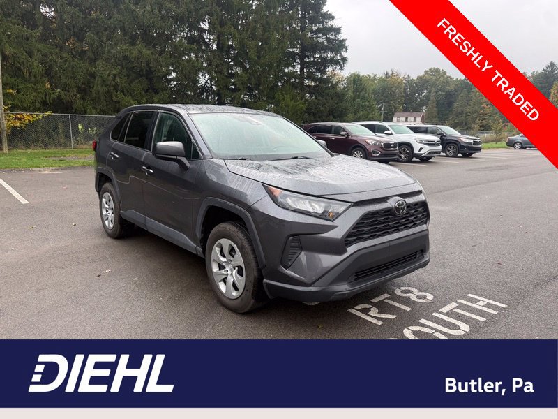 Used 2022 Toyota RAV4 LE FWD image 1