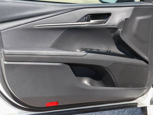 Used 2025 Toyota Camry SE w/ Convenience Package FWD image 4