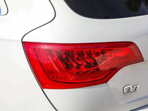 Used 2015 Audi Q7 3.0T Premium w/ Technology Package AWD/4WD image 10