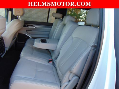 Certified 2025 Jeep Wagoneer 4DR 4WD image 39