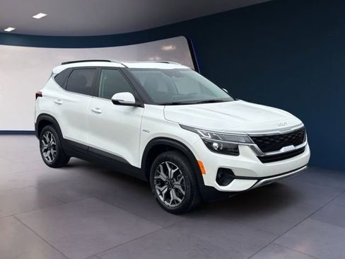 Certified 2023 Kia Seltos EX image 7