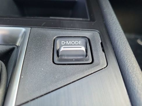 Used 2025 Nissan Kicks SV FWD image 30