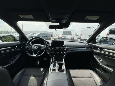 Used 2018 Honda Accord Sport image 10