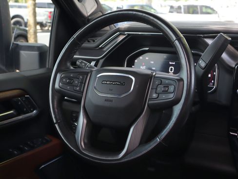 Used 2025 GMC Sierra 2500 Denali Ultimate AWD/4WD image 19